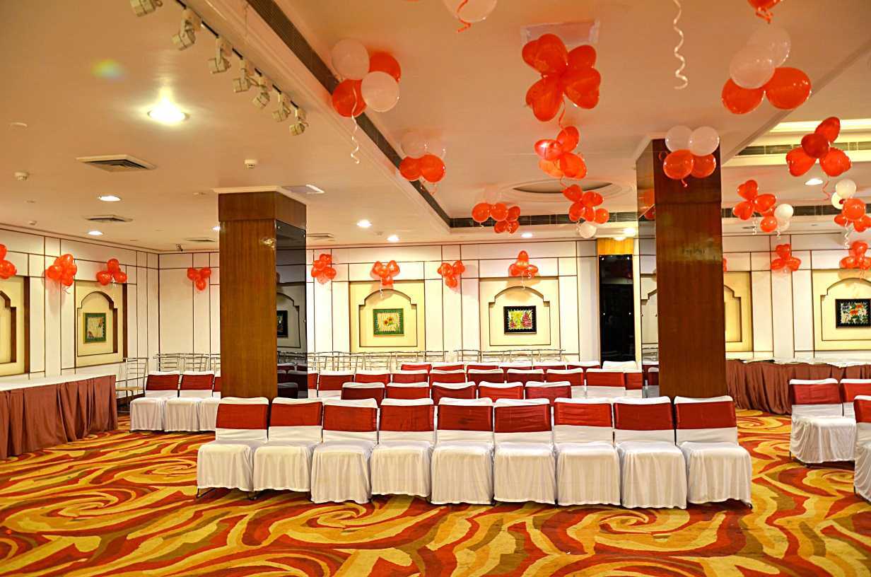 Hotel Meraden Grand พาราณสี ภายนอก รูปภาพ